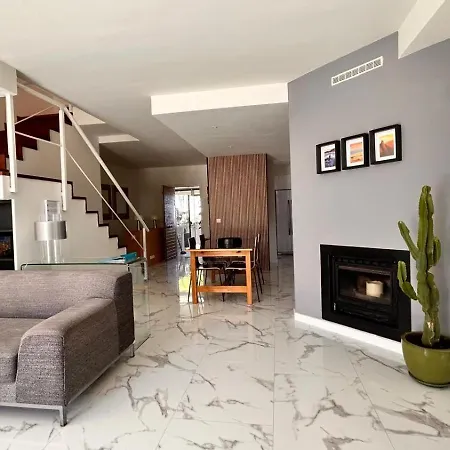 Con Piscina Privada Palmeras Nyaraló *
